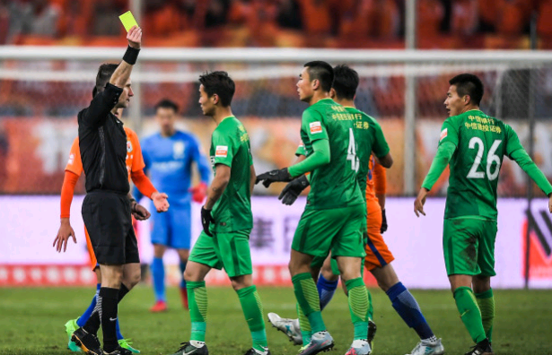 但他在比赛 但他在比赛